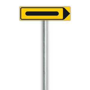 F15 Kiertotien viitta liikennemerkki oikealle