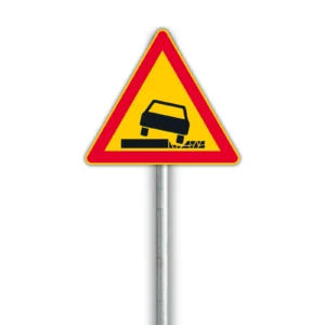 A14 Vaarallinen tien reuna – varoitusmerkki
