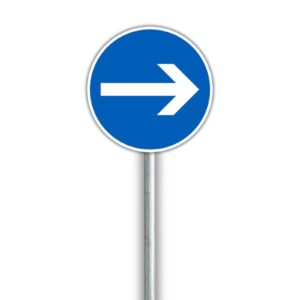 D1.1 Pakollinen ajosuunta – määräysmerkki