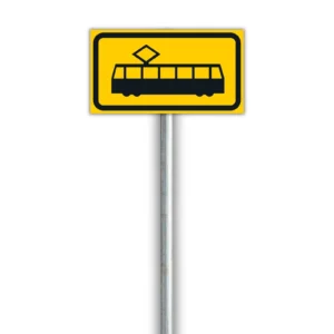 E7 Raitiovaunupysäkki liikennemerkki